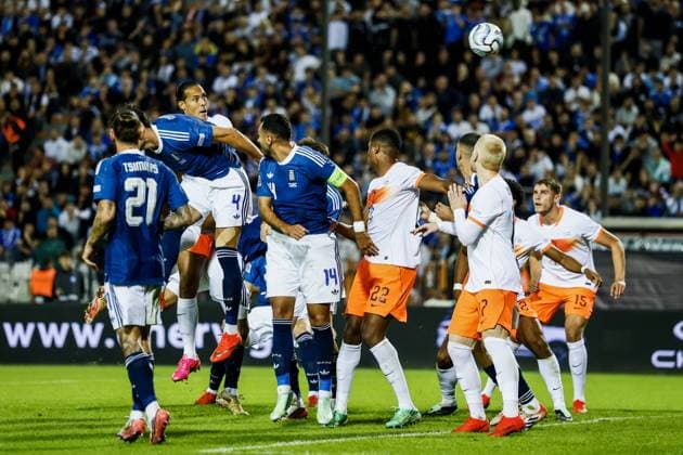 THESSALONIKI - Virgil van Dijk of the Netherlands heads in the 2-1 during the UEFA Nations League match between Greece and the Netherlands at Toumba Stadium on October 1, 2026, in Greece. KOEN VAN WEEL ANP xVIxANPxSportx xxANPxIVx 571098511 originalFilename: 571098511.jpg