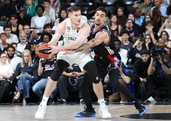 BASKET BALL : Paris Basket Vs Zalgiris Kaunas - Euroligue - 01 10 2026 Azuolas Tubelis (Zalgiris Kaunas) Vs Leopold Cavaliere (Paris) ParisFrance  Copyright: xMichaelxBaucherx