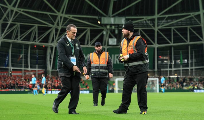 UEFA Nations League Group Stage, Aviva Stadium, Dublin 1 10 2026 Republic of Ireland vs Austria Security staff remove tennis balls thrown on the field by protestors Security staff remove tennis balls thrown on the field by protestors 1 10 2026  Copyright: xx AC014431