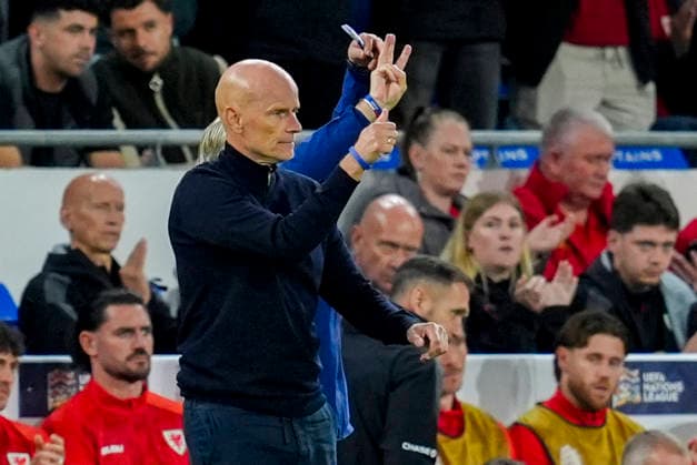 Soccer, Nations League: Wales vs. Norway, Nations League, Cardiff, Wales 20261001 Norway s coach Stale Solbakken during the international soccer match between Wales and Norway in the Nations League at Cardiff City Stadium. Photo: Lise Aserud, NTB, Cardiff, Wales. EDITORIAL USE ONLY. RESTRICTED USE FOR BETTING COMPANIES.  Copyright: xLisexAserudxx xNTBx