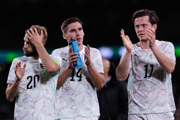 SOCCER - NL, IRL vs AUT DUBLIN,IRELAND,01.OCT.26 - SOCCER - UEFA Nations League, OEFB international match, Länderspiel, Nationalmannschaft Ireland vs Austria. Image shows Konrad Laimer, Maximilian Woeber and Michael Gregoritsch (AUT).  GEPAxpictures xArminxRauthner