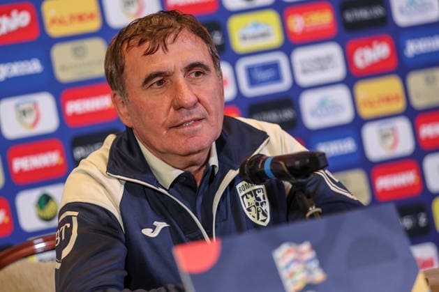 Hotel Westin Warszawa 01.10.2026 Konferencja prasowa reprezentacji Rumunii - - - Romanian football national team, Nationalteam press conference, PK, Pressekonferenz in hotem Westin in Warsaw Gheorghe Hagi Fot. MARCIN SZYMCZYK FOTOPYK NEWSPIX.PL --- newspix.pl POLAND OUT! 