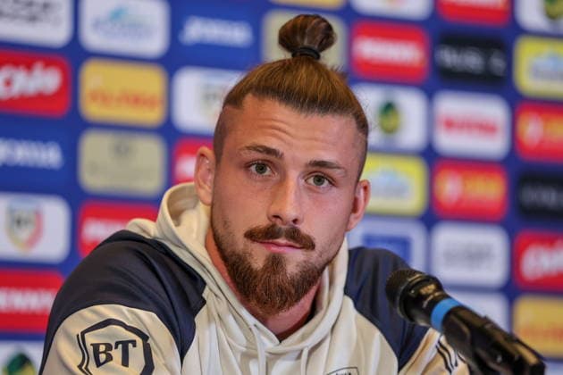 Hotel Westin Warszawa 01.10.2026 Konferencja prasowa reprezentacji Rumunii - - - Romanian football national team, Nationalteam press conference, PK, Pressekonferenz in hotem Westin in Warsaw Radu Dragusin Fot. MARCIN SZYMCZYK FOTOPYK NEWSPIX.PL --- newspix.pl POLAND OUT! 