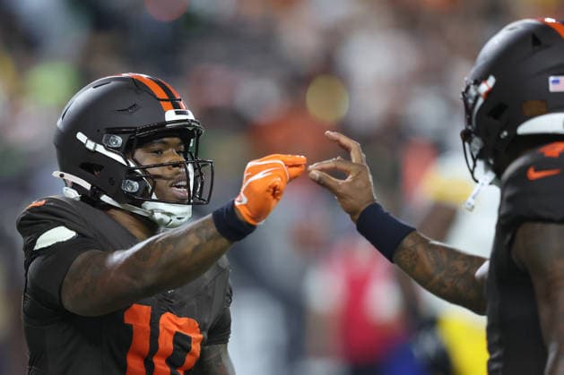 Cleveland Browns Quinshon Judkins (10) celebrates his second quarter touchdown with Deshaun Watson (4) against the Pittsburgh Steelers in the second quarter at Huntington Bank Field in Cleveland, Ohio on Thursday October 1, 2026.  CLE20261001113 AARONxJOSEFCZYK
