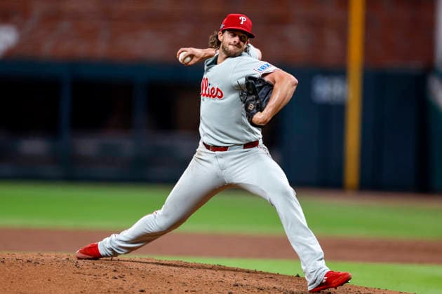 Philadelphia Phillies pitcher Aaron Nola (27) pitches in the second inning during a game against the Atlanta Braves in game three of the MLB, Baseball Herren, USA National League Wild Card round at Truist Park in Atlanta, Georgia on Thursday, October 1, 2026.  ATL20261001303 MIKExZARRILLI