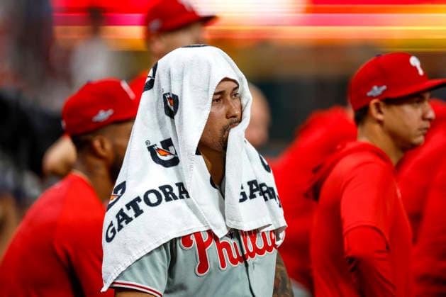 Philadelphia Phillies pitcher Jhoan Duran (59) watches the ninth inning from the dugout against the Atlanta Braves in game three of the MLB, Baseball Herren, USA National League Wild Card round at Truist Park in Atlanta, Georgia on Thursday, October 1, 2026.  ATL20261001329 MIKExZARRILLI