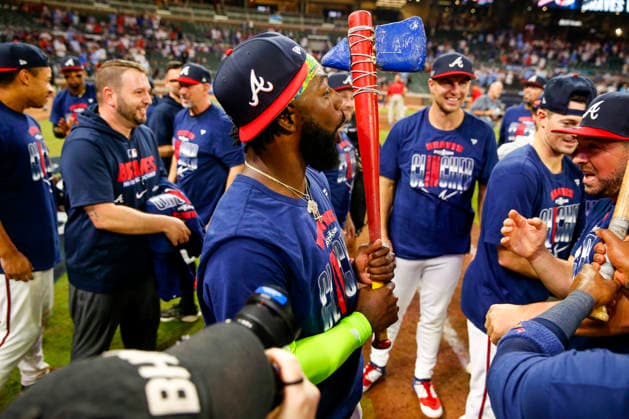 Atlanta Braves center fielder Michael Harris II (23) celebrates defeating the Philadelphia Phillies in game three of the MLB, Baseball Herren, USA National League Wild Card round at Truist Park in Atlanta, Georgia on Thursday, October 1, 2026.  ATL20261001332 MIKExZARRILLI