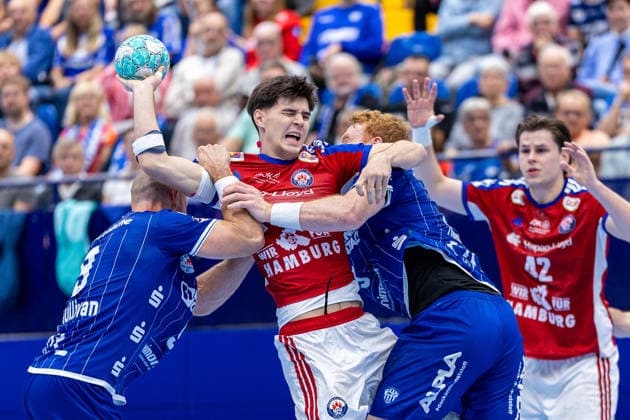 L R Christian O Sullivan, TBV Lemgo Lippe, 09; Alem Hadzic, Handball Club Hamburg, 77; Nicolai Theilinger, TBV Lemgo Lippe, 03 GER, TBV Lemgo Lippe vs. Handball Club Hamburg, Handball, 1st Bundesliga, Matchday 7, 2026–2027 season, October 1, 2026 GER, TBV Lemgo Lippe vs. Handball Club Hamburg, Handball, Bundesliga 1, Matchday 7, 2026–2027 Season, October 1, 2026 Lemgo Copyright: xEibner-Pressefoto JanxRollingerx EP_JSK