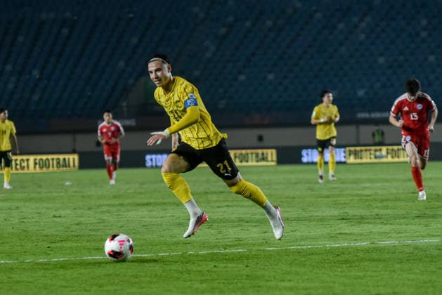 October 1, 2026, Bandung, West Java, Indonesia: Malaysian national team, Nationalteam player DION COOLS dribbling the ball against Singapore national team during the match at FIFA ASEAN Cup 2026 match between Malaysia and Singapore at Si Jalak Harupat Stadium in Bandung, Indonesia. Malaysia wins 6-0. FIFA ASEAN CUP 2026: Malaysia Vs Singapore 6:0  - ZUMAr272 0868372956st Copyright: xDimasxRachmatsyahx