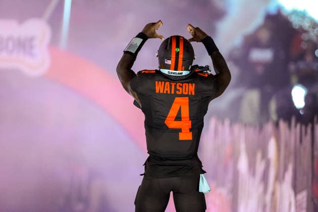 CLEVELAND, OH - OCTOBER 01: Cleveland Browns quarterback Deshaun Watson (4) takes the field prior to the National Football League game between the Pittsburgh Steelers and Cleveland Browns on October 1, 2026, at Huntington Bank Field in Cleveland, OH. (Photo by Frank Jansky Icon Sportswire) NFL, American Football Herren, USA OCT 01 Steelers at Browns EDITORIAL USE ONLY Icon261001045