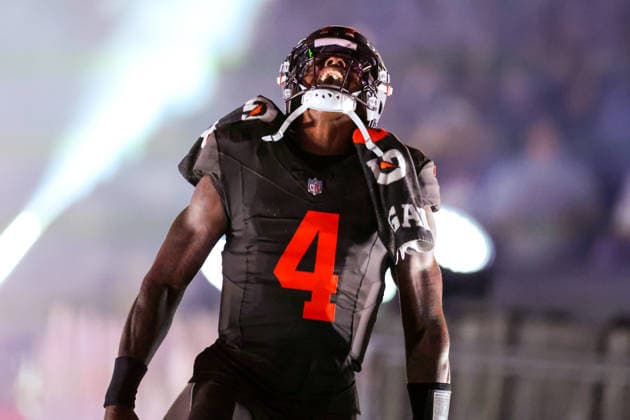 CLEVELAND, OH - OCTOBER 01: Cleveland Browns quarterback Deshaun Watson (4) takes the field prior to the National Football League game between the Pittsburgh Steelers and Cleveland Browns on October 1, 2026, at Huntington Bank Field in Cleveland, OH. (Photo by Frank Jansky Icon Sportswire) NFL, American Football Herren, USA OCT 01 Steelers at Browns EDITORIAL USE ONLY Icon261001046