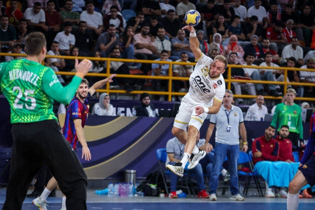 Barcelona v Veszprem - 19th IHF Men s Club World Championship, WM, Weltmeisterschaft 2026 - Final Luka Cindric of Veszprem plays during the 19th IHF Men s Club World Championship 2026 final match between Barcelona and Veszprem at the New Administrative Capital Covered Hall on October 1, 2026. New Cairo -New Capital Egypt  Copyright: xAymanxArefx originalFilename:aref-notitle261001_np7fj.jpg
