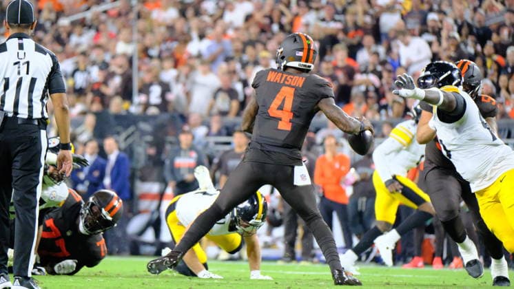 Oct 01, 2026; Deshaun Watson 4 during the Pittsburgh Steelers vs Cleveland Browns game in Cleveland, OH, USA; at Huntington Bank Field. Mandatory Credit: -Cal Media Cleveland USA - ZUMAcp5_ 20261001_faf_cp5_037 Copyright: xJasonxPohuskix
