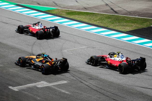 F1 - BAHRAIN GRAND PRIX IN MALAYSIA 2026 16 LECLERC Charles (mco), Scuderia Ferrari SF-26, action, 01 NORRIS Lando (gbr), McLaren F1 Team MCL40, action and 44 HAMILTON Lewis (gbr), Scuderia Ferrari SF-26, action during the 2026 Formula 1 Bahrain Grand Prix in Malaysia, 16th round of the 2026 Formula One World Championship, WM, Weltmeisterschaft from October 2 to 4, 2026 on the Sepang International Circuit, in Sepang, Malaysia - SepangMalaysia Copyright: xEricxAlonsox
