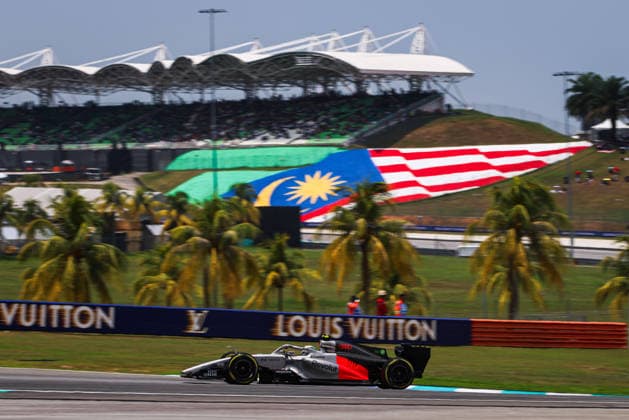 F1 - BAHRAIN GRAND PRIX IN MALAYSIA 2026 05 BORTOLETO Gabriel (bra), Audi F1 Team R26, action during the 2026 Formula 1 Bahrain Grand Prix in Malaysia, 16th round of the 2026 Formula One World Championship, WM, Weltmeisterschaft from October 2 to 4, 2026 on the Sepang International Circuit, in Sepang, Malaysia - SepangMalaysia  Copyright: xANTONINxVINCENTx
