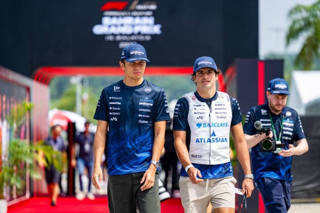 IPA89209397 - Alexander Albon (THA) and Carlos Sainz Jr. (ESP) of the Atlassian Williams F1 Team on Friday during the 2026 Formula 1 Gulf Air Bahrain Grand Prix in Malaysia at the Sepang International Circuit in Sepang, Malaysia. Round 16 of 23 of the 2026 FIA Formula One World Championship, WM, Weltmeisterschaft held October 2–4, 2026. The race was moved from Bahrain to Malaysia and held at the Sepang International Circuit during the 2026 Formula 1 Gulf Air Bahrain Grand Prix in Malaysia—Round 16 of 23—at the Sepang International Circuit in Sepang, Malaysia, as part of the Formula 1 Championship on October 2, 2026.  Copyright: xSrinivasaxKrishnanx xAlessioxDexMarcox xAvens-images.com AvensImages IPAxSportx xx IPA89209397