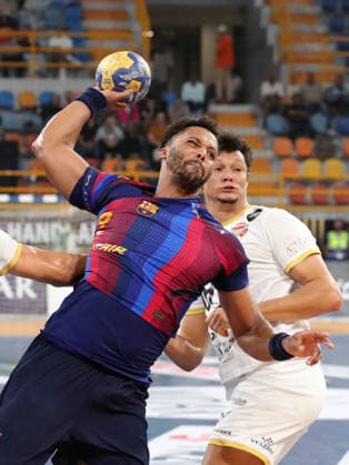 Handball - 2026 IHF Men s Handball Club World Championship, WM, Weltmeisterschaft in Egypt Timothey Nguessan of Barcelona in action during the 2026 IHF Men s Handball Club World Championship final match between FC Barcelona, Barca and Veszprem HC, in the New Administrative Capital, Egypt on October 01, 2026. New Administrative Capital EGYPT  Copyright: xMatrixxImages KhaledxElfiqix