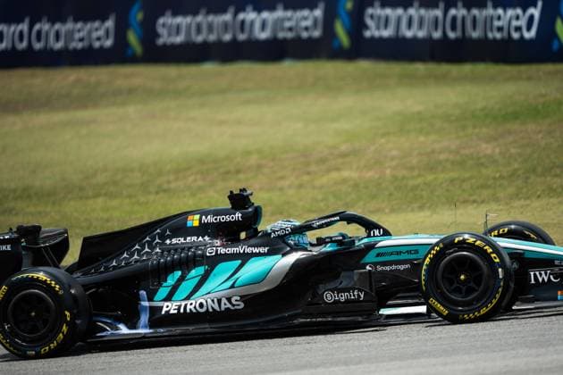Formula 1 Gulf Air Bahrain Grand Prix in Malaysia 2026 Levi Erb OVERTAKE MAXPPP - Sepang 02 10 2026 63 RUSSELL George (gbr), Mercedes-AMG PETRONAS Formula One Team, action at the Formula 1 Gulf Air Bahrain Grand Prix 2026 in Malaysia, the 15th round of the 2026 FIA Formula 1 World Championship, WM, Weltmeisterschaft at the Sepang International circuit, from 1 to 4 October 2026 Sepang Sepang International Circuit Malaysia  Copyright: xOVERTAKE MAXPPPxLevixErbx OVT202610020431 OVT202610020431