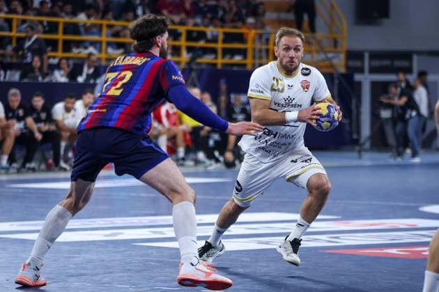 Veszprem defeat Barcelona to win Club World Championship, WM, Weltmeisterschaft NEW ADMINISTRATIVE CAPITAL, EGYPT, OCTOBER 1, 2026: FC Barcelona, Barca and Veszprem HC compete in the final of the 19th IHF Men s Club World Championship at the New Administrative Capital Covered Hall. Veszprem defeated Barcelona 42 33 to claim their second title in the competition, after leading 22 16 at half-time. New Cairo -New Capital Egypt Copyright: x xAymanxArefx xJNAxPressx