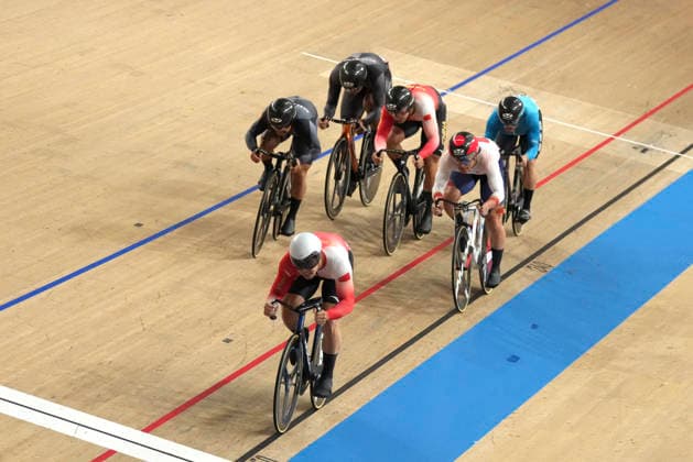 (261002) -- IZU, Oct. 2, 2026 -- Li Zhiwei (front) of China competes during the men s Keirin final of cycling track at the 20th Asian Games Aichi-Nagoya 2026 in Izu of Shizuoka Prefecture, Japan, Oct. 2, 2026. ) (SP)JAPAN-IZU-CYCLING TRACK-ASIAN GAMES-MEN S KEIRIN ZhouxMi 
