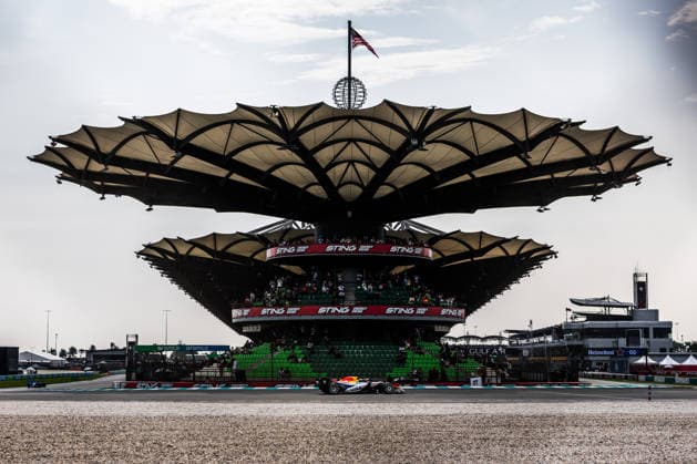 2026 Formula One Bahrain Grand Prix Sepang Circuit, Kuala Lumpur, Malaysia. 2.October.2026; Arvid Lindblad of Great Britain and Visa Cash App RB Formula One Team during Free Practice 2 Formula One Bahrain Grand Prix Kuala Lumpur Sepang Circuit Malaysia Copyright: xJayxHiranox