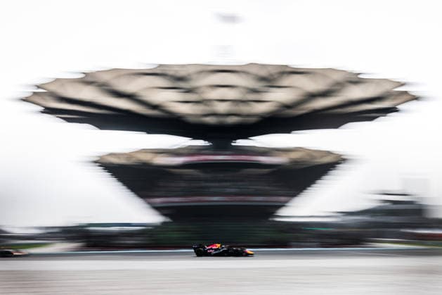 2026 Formula One Bahrain Grand Prix Sepang Circuit, Kuala Lumpur, Malaysia. 2.October.2026; Max Verstappen of the Netherlands and Oracle Red Bull Racing during Free Practice 2 Formula One Bahrain Grand Prix Kuala Lumpur Sepang Circuit Malaysia Copyright: xJayxHiranox