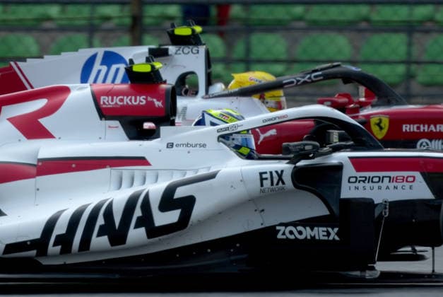October 2, 2026, Sepang International Circuit, Kuala Lumpur, 2026 Formula 1 Gulf Air Bahrain Grand Prix, Oliver Bearman (GBR), TGR Haas F1 Team, Lewis Hamilton (GBR), Scuderia Ferrari. Photo by Hasan Bratic, DeFodi Images