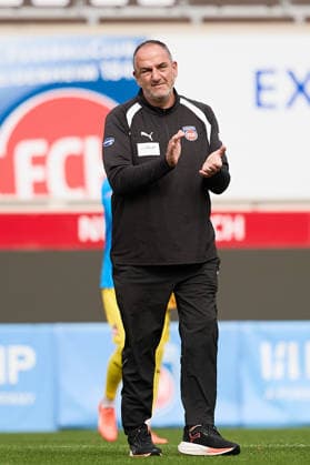 Frank Schmidt, Head Coach of 1 FC Heidenheim, applauds GER, 1 FC Heidenheim 1846 e.V. vs. FC Würzburger Kickers, Soccer, Men s Friendly Matches, 2026–2027 Season, October 2, 2026 GER, 1 FC Heidenheim 1846 e.V. vs. FC Würzburger Kickers, Soccer, Men s Friendly Matches, 2026–2027 Season, October 2, 2026, Heidenheim an der Brenz Copyright: xEibner-Pressefoto GeraldxOelze-dexStoppanyx EP_ODS