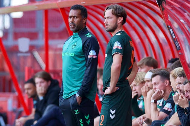 Werder Bremen coach Daniel Thioune and Werder Bremen player Olivier Deman look disappointed during the friendly match between FC Twente Enschede and Werder Bremen at De Grolsch Veste on October 2, 2026, in Enschede, Netherlands Photo by Marco Steinbrenner, DeFodi Images Coach Daniel Thioune of Werder Bremen and Olivier Deman of Werder Bremen look dejected during the friendly match between FC Twente Enschede and Werder Bremen at De Grolsch Veste on October 2, 2026, in Enschede, Netherlands. Photo by Marco Steinbrenner, DeFodi Images. Photo by Marco Steinbrenner, DeFodi Images.