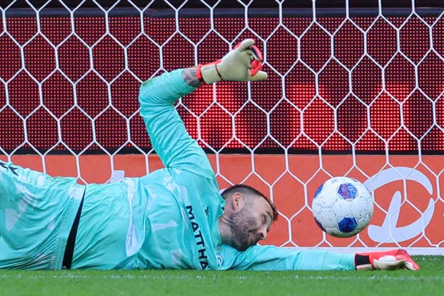 Goalkeeper Markus Kolke of Werder Bremen concedes the goal that makes it 5–0 during the friendly match between FC Twente Enschede and Werder Bremen at De Grolsch Veste on October 2, 2026, in Enschede, Netherlands Photo by Marco Steinbrenner, DeFodi Images Goalkeeper Markus Kolke of Werder Bremen concedes the goal that makes it 5–0 during the friendly match between FC Twente Enschede and Werder Bremen at De Grolsch Veste on October 2, 2026, in Enschede, Netherlands. Photo by Marco Steinbrenner, DeFodi Images. Photo by Marco Steinbrenner, DeFodi Images.