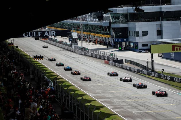 Start practice for the 2026 Bahrain F1 GP 16 in Malaysia; 2026 Bahrain F1 GP 16 in Malaysia; 81 Oscar PIASTRI from , McLaren F1 Team MCL40, action from the 2026 Bahrain F1 Grand Prix, Round 16, in Malaysia. Drivers practice the start after FP1 during the 2026 Formula 1 Bahrain Grand Prix in Malaysia, the 16th round of the 2026 Formula One World Championship, held from October 2 to 4, 2026 at the Sepang International Circuit in Sepang, Malaysia. Photo by Eric Alonso, DPPI Malaysia