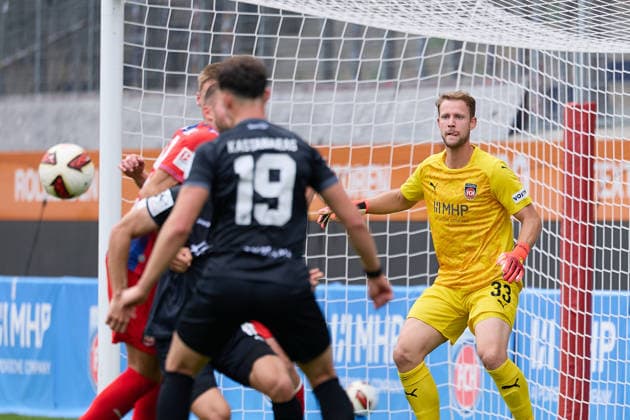 Thomas Daehne, 1 FC Heidenheim, 33, watches the ball; GER, 1 FC Heidenheim 1846 e.V. vs. FC Würzburger Kickers, soccer, men s friendly matches, 2026–2027 season, October 2, 2026 GER, 1 FC Heidenheim 1846 e.V. vs. FC Würzburger Kickers, Soccer, Men s Friendly Matches, 2026–2027 Season, October 2, 2026, Heidenheim an der Brenz Copyright: xEibner-Pressefoto GeraldxOelze-dexStoppanyx EP_ODS