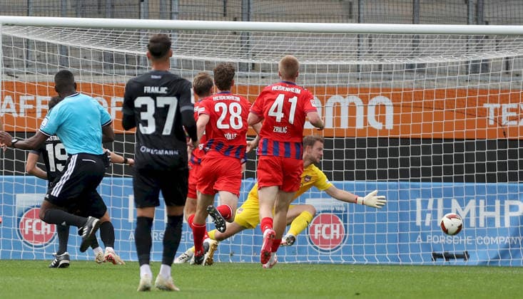 October 2, 2026, xfsx, Men s, Soccer, 2026–2027 Season, Friendly Match: 1. FC Heidenheim 1846 vs. FC Würzburger Kickers; from left: Thomas Kastanaras of FC Würzburger Kickers scores the goal to make it 1–3; Heidenheim an der Brenz, Voith Arena, Baden-Württemberg, Germany