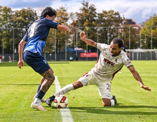 October 2, 2026, GER, Soccer, Men s, FSP, FC Augsburg vs. Hertha BSC Berlin Kevin Sessa (Hertha BSC), 8, Alexis Claude Maurice (FC Augsburg), 20 Augsburg Paul Renz Academy Bavaria Germany Copyright: xNordphotox xHafnerx