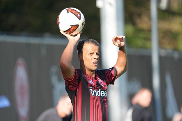 Timothy Chandler Eintracht Frankfurt October 2, 2026 Bundesliga, Season 26–27 Eintracht Frankfurt vs. Eintracht Braunschweig, Deutsche Bank Park, Training Field, Friendly Match