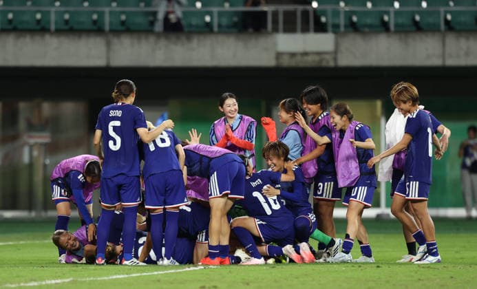 (261002) -- FUKUROI, Oct. 2, 2026 -- Team Japan celebrate after winning the women s final match of football between Japan and the Democratic People s Republic of Korea (DPRK) at 20th Asian Games Aichi-Nagoya 2026 in Fukuroi of Shizuoka Prefecture, Japan, Oct. 2, 2026. ) (SP)JAPAN-FUKUROI-ASIAN GAMES-FOOTBALL-WOMEN FINAL-PRK VS JPN JiaxHaocheng 