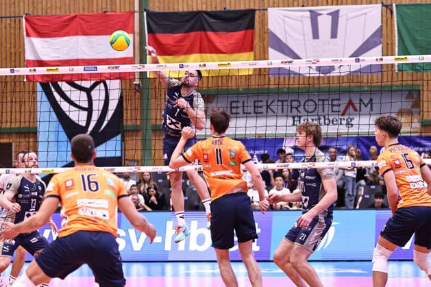 VOLLEYBALL - Coppa Pallavolo Senza Confini HARTBERG,AUSTRIA,02.OCT.26 - VOLLEYBALL - Coppa Pallavolo Senza Confini, TSV Hartberg vs ACH Volley Ljubljana. Image shows Clemens Ecker (Hartberg).  GEPAxpictures xChrisxBauer