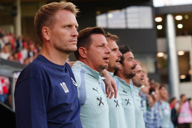 SOCCER - UEFA U21, U 21 EURO quali, AUT vs DEN VIENNA,AUSTRIA,02.OCT.26 - SOCCER - UEFA European Under-21 Championship 2027, qualifiers, OEFB Under-21 international match, Länderspiel, Nationalmannschaft Austria vs Denmark. Image shows Peter Perchtold, assistant coach Andreas Gahleitner, goalkeeper coach Raimund Hedl (AUT). GEPAxpictures xKevinxKada