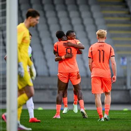 MARIBOR , 02-10-2026 , Stadion Ljudski vrt , season 2026 2027 , UEFA EURO, EM, Europameisterschaft,Fussball U-21 Qualification football , match between Slovenia U-21 and Netherlands U-21, picture shows Netherlands U21, U 21 player Lequincio Zeefuik and Netherlands U21 player Givairo Read are celebrating the goal Slovenia - Netherlands u21 x207823861x Copyright: