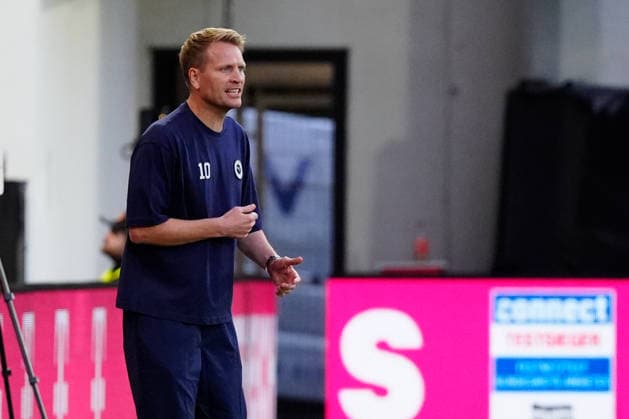 SOCCER - UEFA U21, U 21 EURO quali, AUT vs DEN VIENNA,AUSTRIA,02.OCT.26 - SOCCER - UEFA European Under-21 Championship 2027, qualifiers, OEFB Under-21 international match, Länderspiel, Nationalmannschaft Austria vs Denmark. Image shows head coach Peter Perchtold (AUT).  GEPAxpictures xKevinxKada