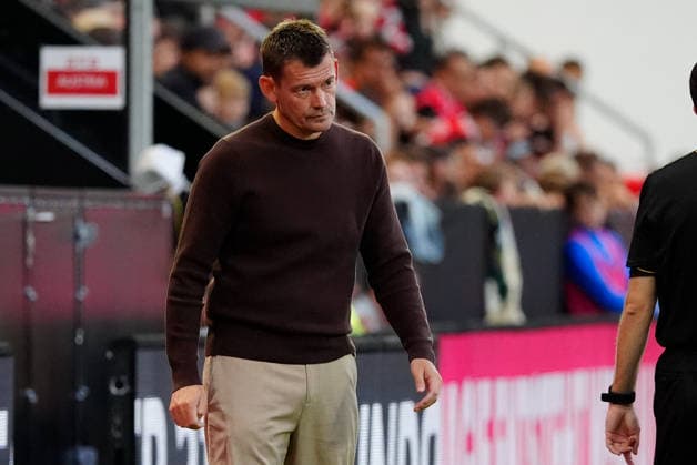SOCCER - UEFA U21, U 21 EURO quali, AUT vs DEN VIENNA,AUSTRIA,02.OCT.26 - SOCCER - UEFA European Under-21 Championship 2027, qualifiers, OEFB Under-21 international match, Länderspiel, Nationalmannschaft Austria vs Denmark. Image shows head coach Lars Knudsen (DEN).  GEPAxpictures xKevinxKada