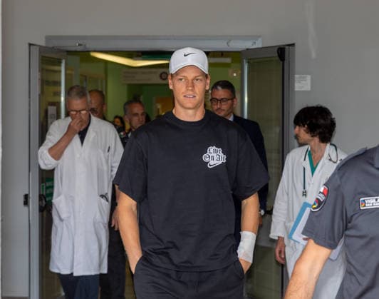 Jannick Sinner esce dall™Ospedale San Raffaele dopo controlli medici - Milano, Italia - LunedÃ¬, 8 Giugno 2026 - (foto Stefano Porta LaPresse) Jannick Sinner leaves San Raffaele Hospital - Milan, Italy - Monday, June 8, 2026 (photo Stefano Porta LaPresse)  Copyright: xStefanoxPortax LaPressex