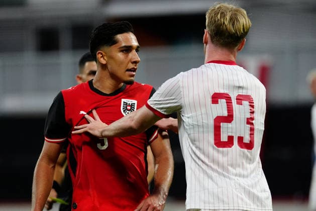 SOCCER - UEFA U21, U 21 EURO quali, AUT vs DEN VIENNA,AUSTRIA,02.OCT.26 - SOCCER - UEFA European Under-21 Championship 2027, qualifiers, OEFB Under-21 international match, Länderspiel, Nationalmannschaft Austria vs Denmark. Image shows Furkan Dursun (AUT) and Julius Berthel Askou (DEN).  GEPAxpictures xKevinxKada