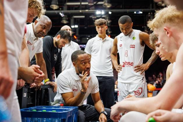 October 2, 2026 Basketball Season 2026–2027 2nd Bundesliga Pro A Matchday 2 Nuremberg Falcons Basketball Club (NBC) vs. EPG Baskets Koblenz Sports photo by Zink DaMa xdaxmax Tim Timothy James Black, Head Coach of the Nuremberg Falcons BC (NBC), is seen gesturinggestures, directs, gives instructions