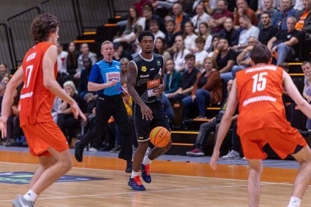 Tobias Rainer Holbach, OrangeAcademy; 17 Desmond Watson, Kreisbau Kirchheim Knights; 04 Nil Failenschmid Clavera OrangeAcademy, 15 GER, OrangeAcademy vs. Kreisbau Kirchheim Knights, Barmer 2 Basketball Bundesliga, Matchday 2, 2026–2027 season, October 2, 2026 GER, OrangeAcademy vs. Kreisbau Kirchheim Knights, Barmer 2 Basketball Bundesliga, Matchday 2, 2026–2027 season, October 2, 2026 Neu Ulm Copyright: xEibner-Pressefoto NinaxSanderx EP_NSR
