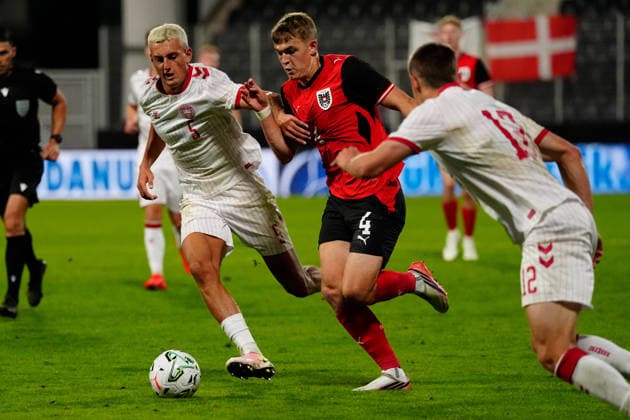 SOCCER - UEFA U21, U 21 EURO quali, AUT vs DEN VIENNA,AUSTRIA,02.OCT.26 - SOCCER - UEFA European Under-21 Championship 2027, qualifiers, OEFB Under-21 international match, Länderspiel, Nationalmannschaft Austria vs Denmark. Image shows Silas Andersen (DEN) and David Puczka (AUT).  GEPAxpictures xKevinxKada
