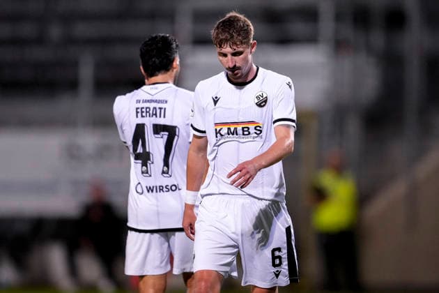From left: Arianit Ferati (SVS), 47, Niklas Tarnat (SVS), 6, players from SV Sandhausen (SVS), looking disappointed, disappointment, frustration, pessimistic, action, game scene, October 2, 2026, Sandhausen, Germany, soccer, Regionalliga Southwest, SV Sandhausen 1 vs. FC Kaiserslautern II xozx