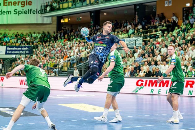 OPEL Handball Bundesliga: HSG Wetzlar vs. Rhein Neckar Löwen, October 2, 2026; Dani Baijens (Rhein Neckar Löwen), 77; Georg Löwen (HSG Wetzlar), 33; Niklas Theiß, HSG Wetzlar, 9 OPEL Handball Bundesliga: HSG Wetzlar vs. Rhein Neckar Löwen, Wetzlar, 10 26 02 Copyright: xBEAUTIFULxSPORTS Roeczeyx