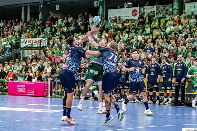 OPEL Handball Bundesliga: HSG Wetzlar vs. Rhein Neckar Löwen, 10 02 26; Dominik Mappes (HSG Wetzlar), 7; Edwin Aspenbäck (Rhein Neckar Löwen), 78; Robert Timmermeister, Rhein Neckar Löwen, 7 OPEL Handball Bundesliga HSG Wetzlar vs. Rhein Neckar Löwen, Wetzlar, 10 26 02 Copyright: xBEAUTIFULxSPORTS Roeczeyx