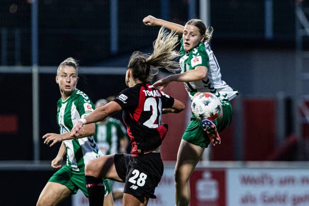 Google Pixel Women s Bundesliga Bayer 04 Leverkusen Women SV Werder Bremen Women 10 02 2026 Sarah Gutmann SV Werder Bremen Women, 27, Paulina Tomasiak, Bayer 04 Leverkusen Women, 28 Google Pixel Women s Bundesliga: Bayer 04 Leverkusen Women vs. SV Werder Bremen Women at BayArena, Leverkusen, October 2, 2026 DFL regulations prohibit any use of photographs as image sequences and or quasi-video Copyright: xBEAUTIFULxSPORTS Buriakovx